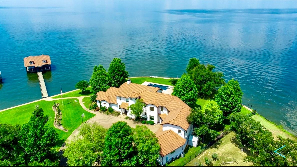 Coldwell Banker Apex Best Lakefront Mansion for Sale, Homes for Sale